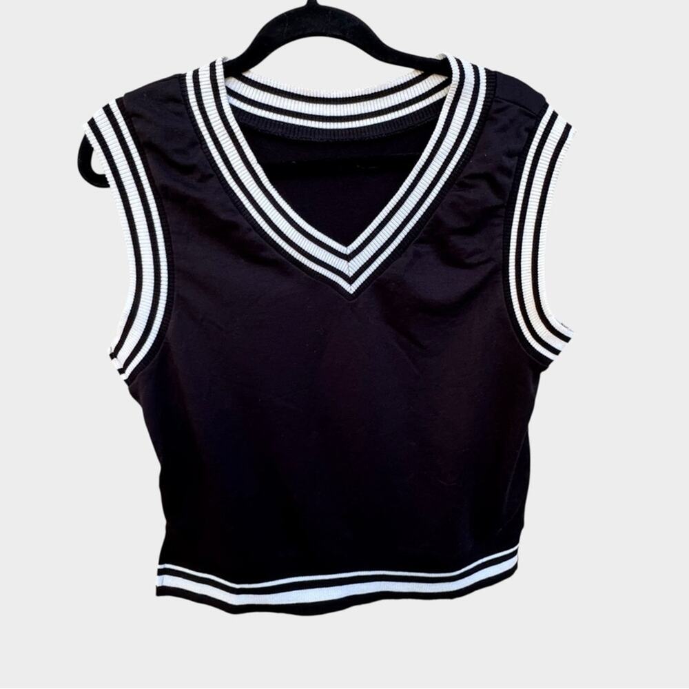 Cupshe Varsity-Striped V-Neck Tank Top, Small - Picture 7 of 12